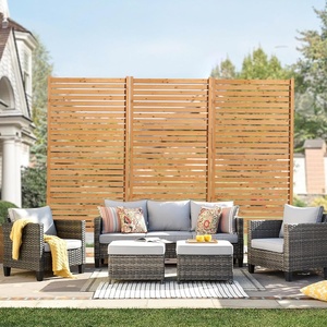 VEVOR Metal Privacy Screen, 38″ W x 60″ H Freestanding Modern Privacy Fence, Garden Divider Panel with Extended Ground Stakes & Panel Height Adjustable, Freestanding Outdoor Divider for Garden, Indoor(Natural Wood)