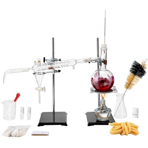 VEVOR Essential Oil Distillation Kit, 500ml Distillation Apparatus, 3.3 Boro Lab Glassware Distillation Kit with Alcohol Lamp, Ceramic Mesh and 24, 40 Joint, 28 pcs Set(500ml / 28 pcs Set with 1000W Heating Plate)