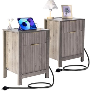 VEVOR Fluted Nightstand 3 Drawer Dresser, 24″ Wide Bedside Table with Charging Station, Mid Century Modern Night Stand with Metal Handle, USB-A/Type-C Ports, Wood Bed Side Table for Bedroom(Oak Gray)