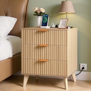 VEVOR Fluted Nightstand 3 Drawer Dresser, 24″ Wide Bedside Table with Charging Station, Mid Century Modern Night Stand with Metal Handle, USB-A/Type-C Ports, Wood Bed Side Table for Bedroom(Natural)