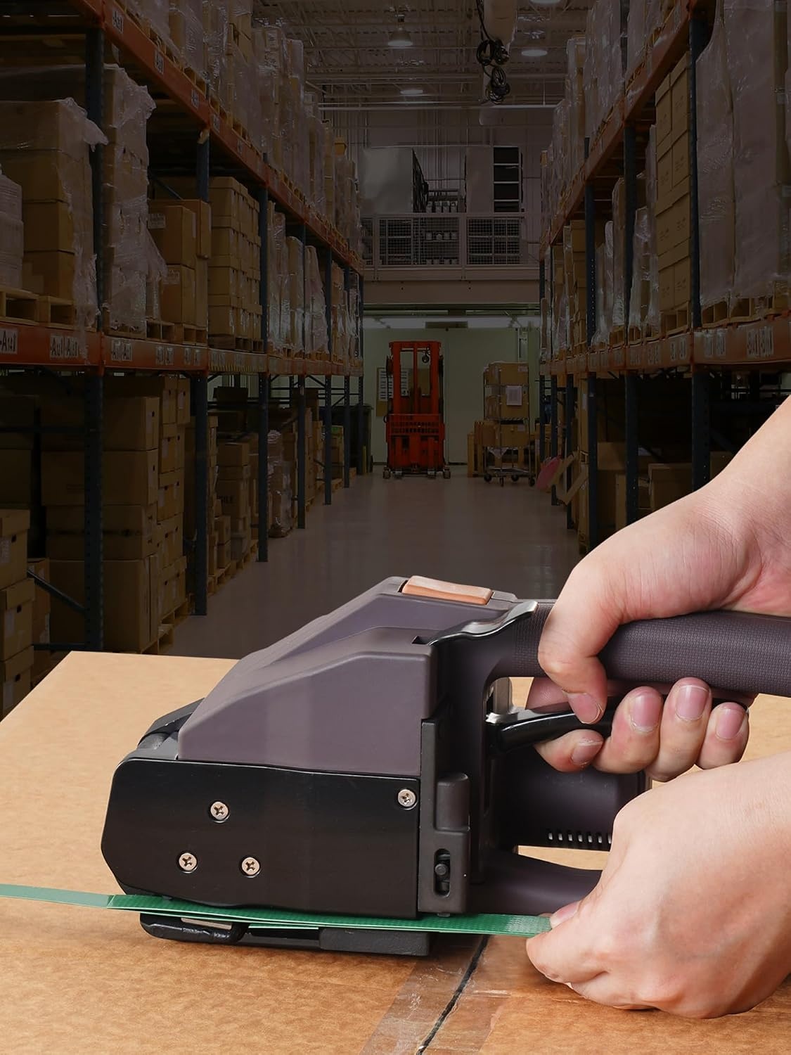 image:imageVEVOR Banding Strapping Kit Heavy Duty Banding Sealer Tool with 3200 ft Length PP Band 1000 Metal Seals 50 Corner Protectors Plastic Pallet Packaging Strapping Kit for WarehouseShippingMovingPET 5000N