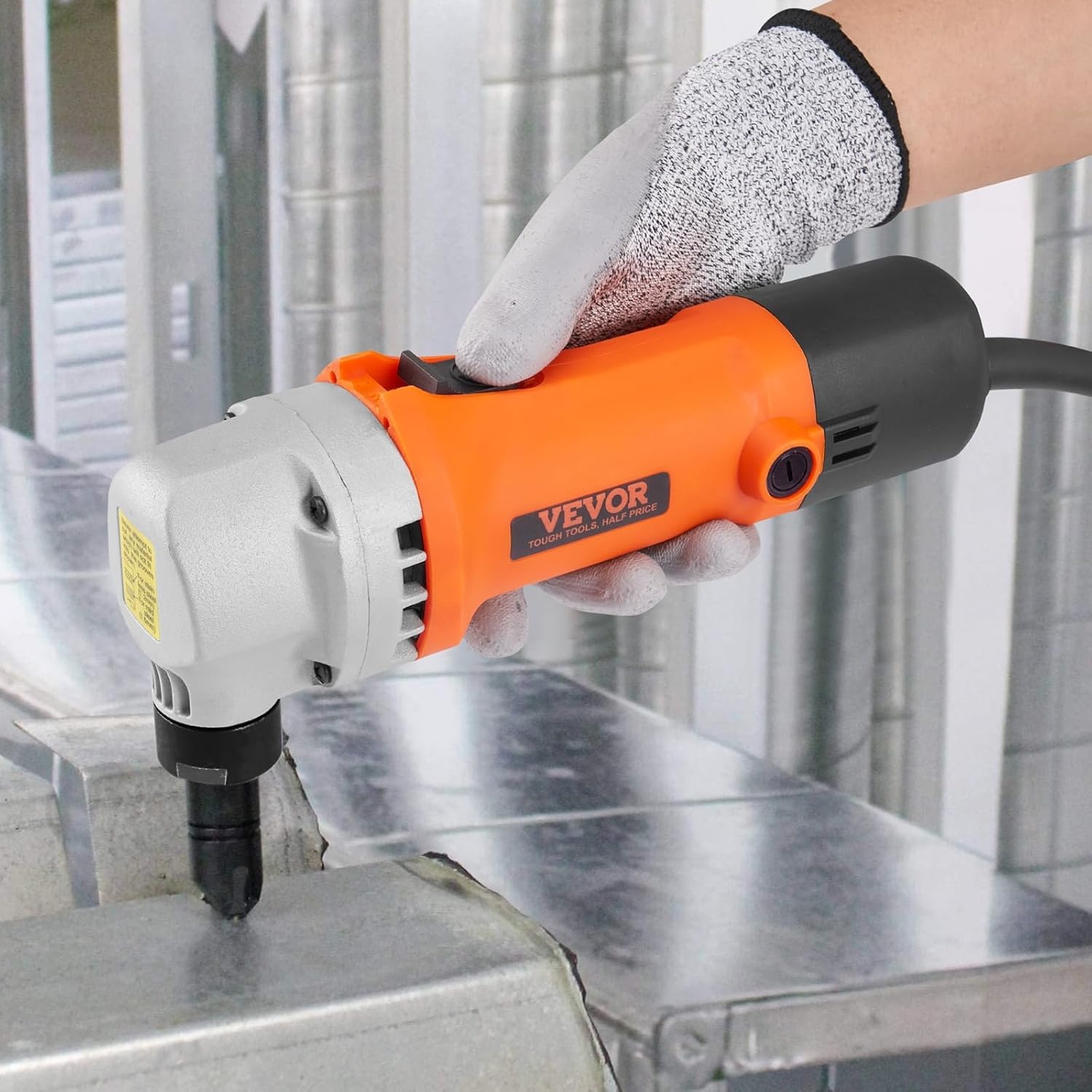 image:imageVEVOR Cordless Metal Nibbler with 18 V 2000 mAh Battery 1200 RPM Brushless Motor Electric Nibbler Metal Cutter with Plastic Carrying Case for Cutting Stainless Steel Aluminum and Copper Sheet006in16mm 550W 2200RPM