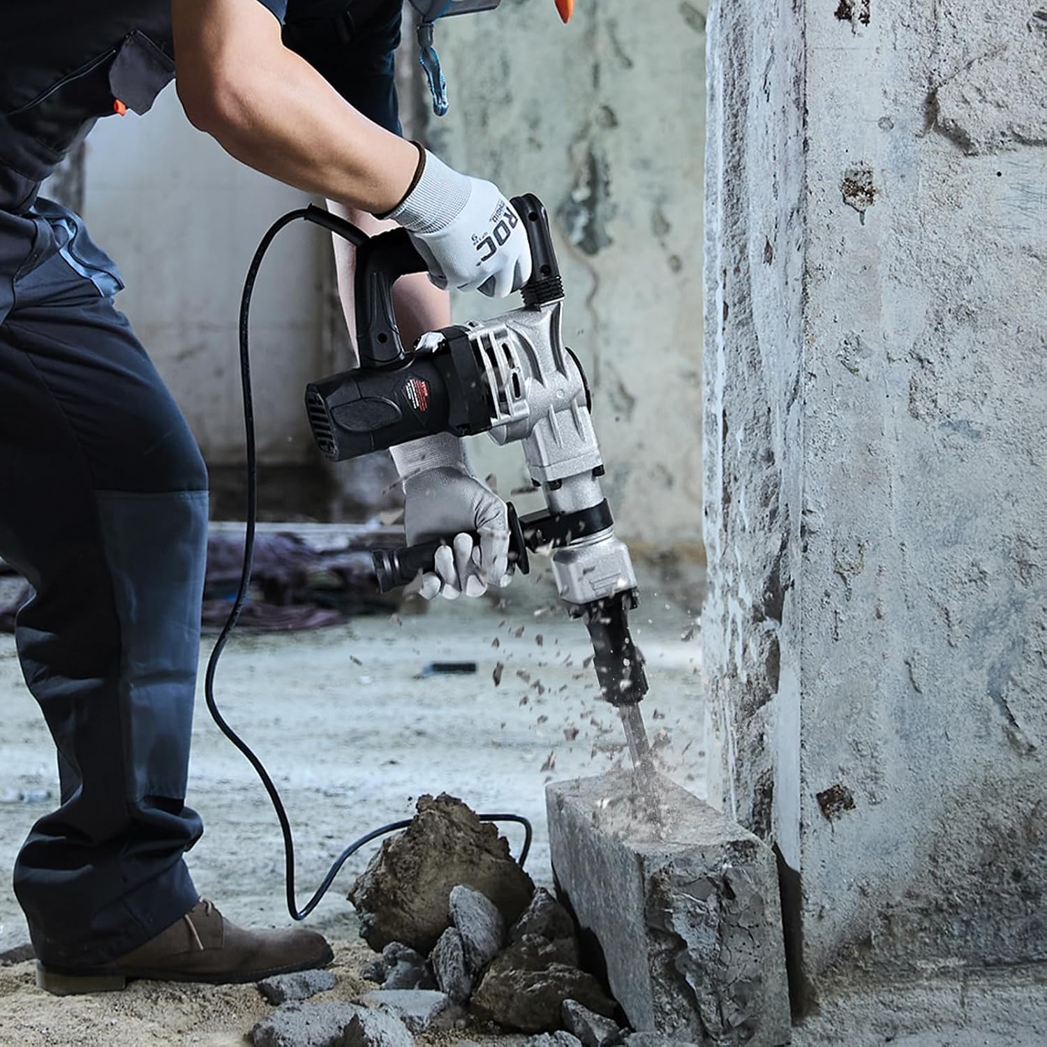image:imageVEVOR Demolition Jack Hammer 1400W Electric Jackhammer Heavy Duty 2900 BPM Jack Hammer Concrete Breaker with 1 Point Chisel 1 Flat Chisel Storage Case Gloves and Goggles for DemolitionBlack