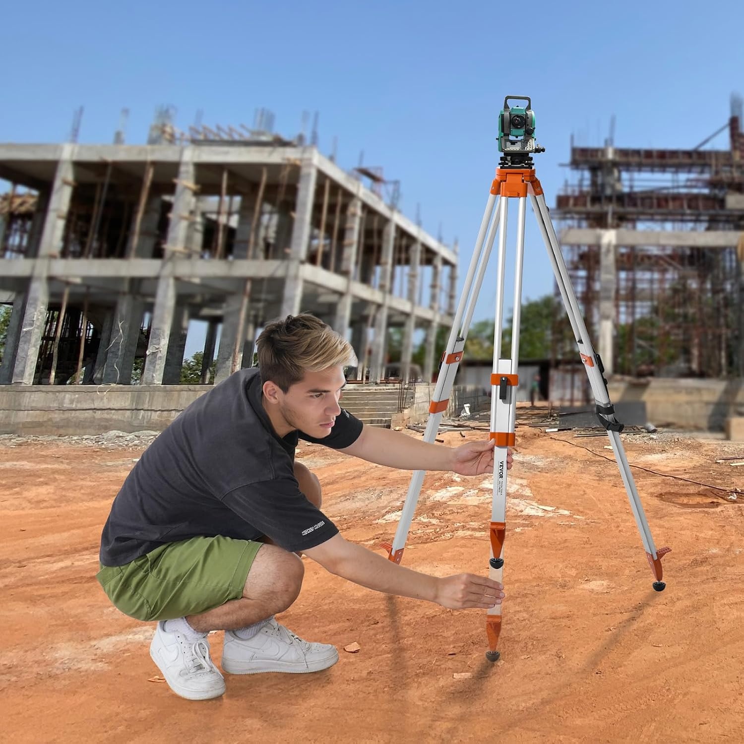image:imageVEVOR Laser Level Tripod Stand 5811 Thread Mount 450711437 inch Height Adjustment Heavy Duty Survey Tripod with Level Bubble amp Diffusion Limiter Liftable NonSkid Feet for ConstructionRetractable Legsprofessional