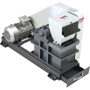 VEVOR Jaw Crusher Machine, 2.2KW High Power Rock Stone Crush Machine, 6.10 x 5.12 inch Feeding Port, 1740 RPM Speed Stone Shatter Grinder, Electric Stone Shatter 220V, for Rock Coal Glass Bottle